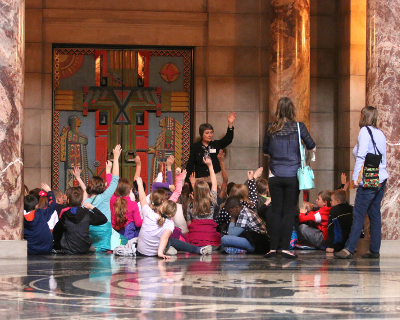 students tour the Capitol Building
